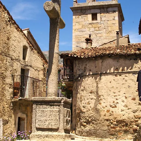 Cuatro Calles * Piedralaves